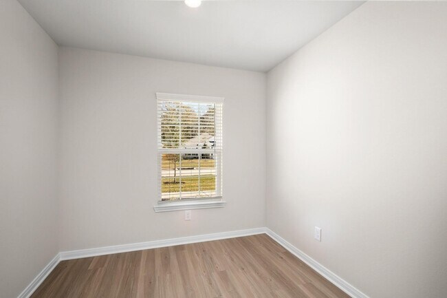 Photo - 10389 Sweetwater Creek Dr