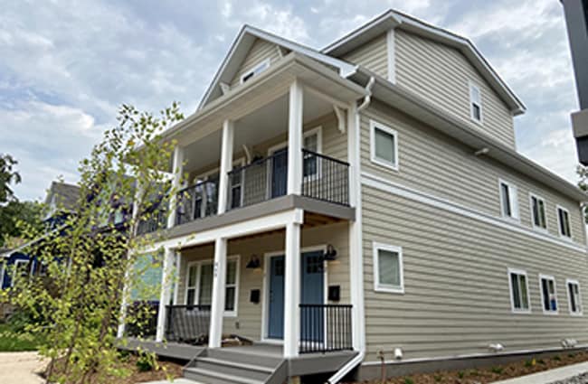 Building Photo - 868 18th Ave SE Unit #2
