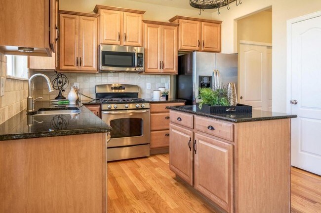 Photo - 180 N Newbern Way