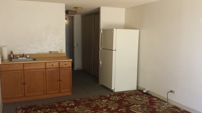Building Photo - Waikiki Studio! Unit 609 Rental