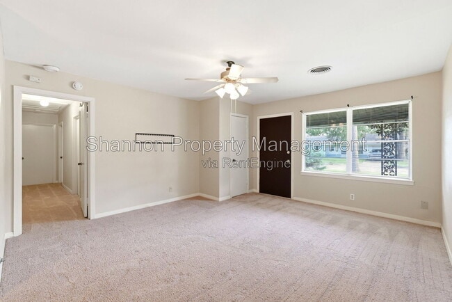 Photo - 8406 Highcrest Dr