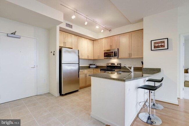Building Photo - 437 New York Ave NW Unit 510