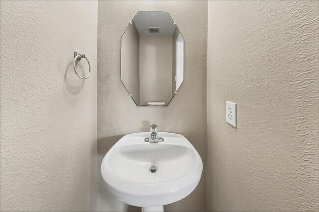 Photo - 1711 Mickle Creek Dr