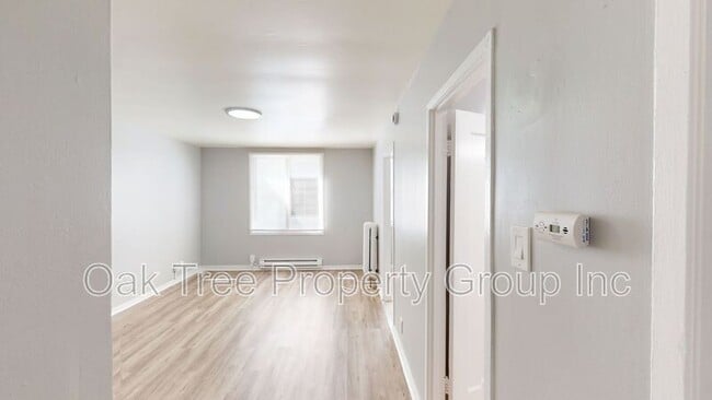 Building Photo - 3010 Adeline St