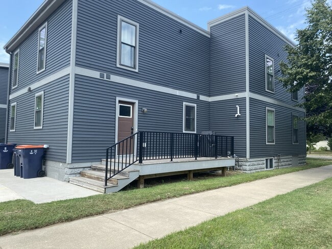 Photo - 336 Maple Ave