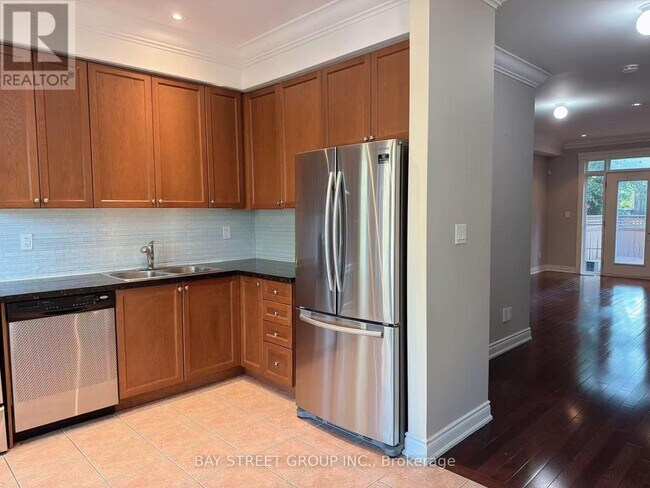 Photo - 142 Hall St