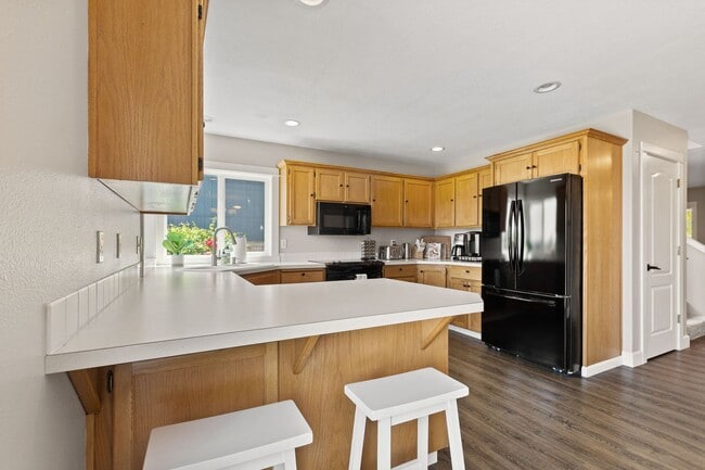 Photo - 753 SE Boysen Ln