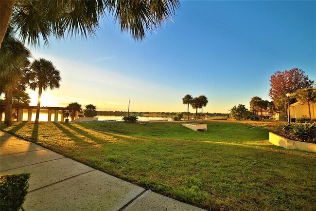 Photo - 10260 Turkey Lake Rd Unidad 149