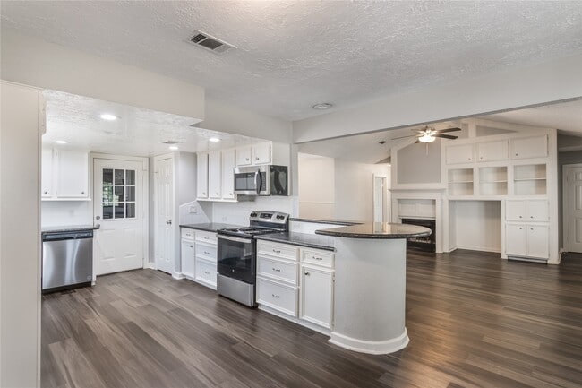 Building Photo - 12757 Lake Conroe Hills Dr