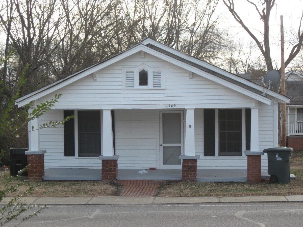 Photo - 1309 N Charlotte Ave House