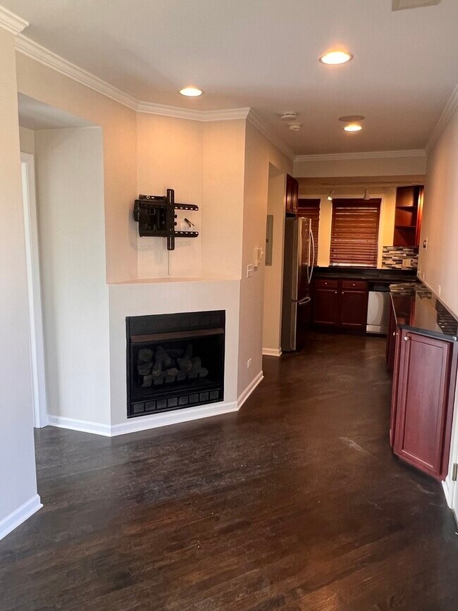 Photo - 2053 W Summerdale Ave Unit 3S