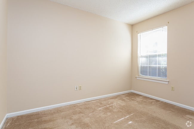 2 BR, 2 BA - 900 SF