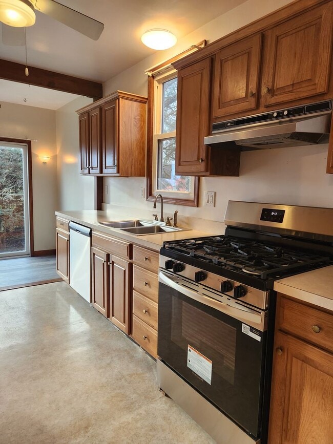 Photo - 120 Cooper St