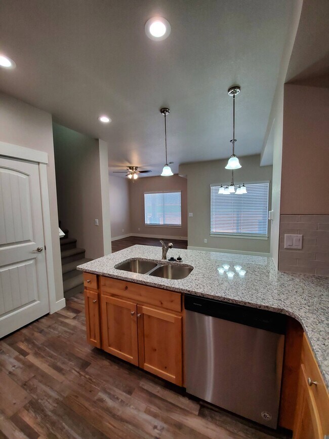 Photo - 1699 Westward Pl