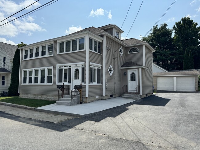 Building Photo - 11 Park St Unit 1