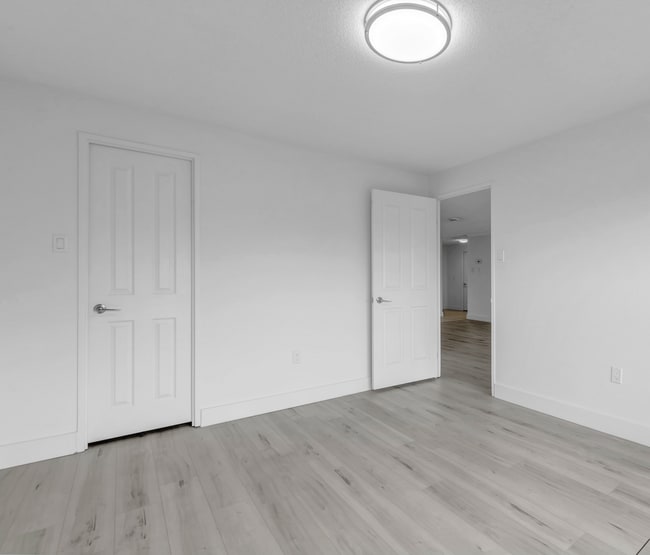 Photo - Rivers Edge I (200 Eagle Street)