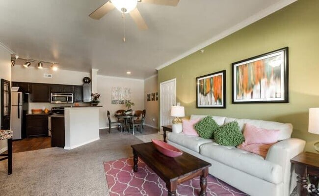 Building Photo - 3 bedroom in Grand Prairie TX 75050 Unit 3235 Rental