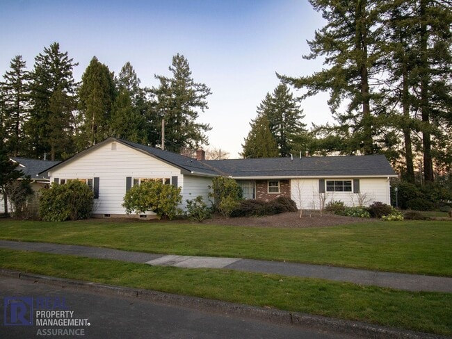 Photo - Charming 4 bedroom Rambler!