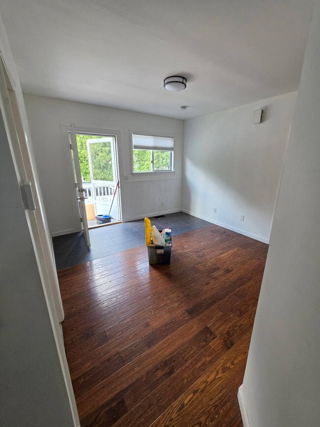416 Woodward Rd Unit Woodward 2