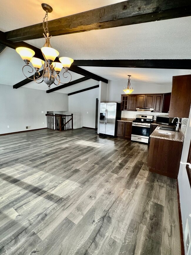 Photo - 5765 Washington St NE