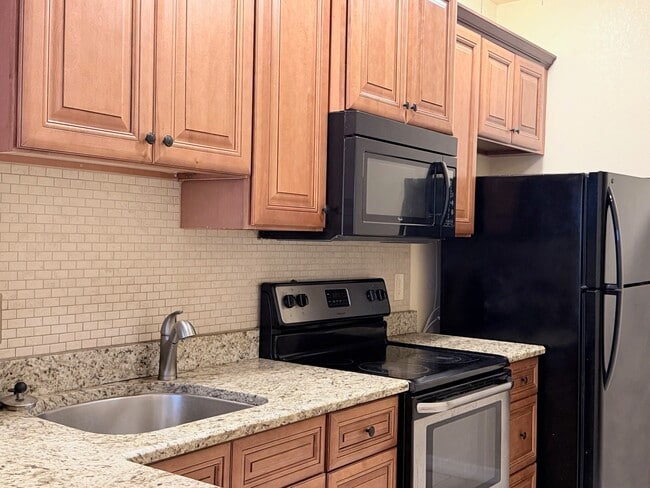 Building Photo - 1315 N US Highway 1 Unit B