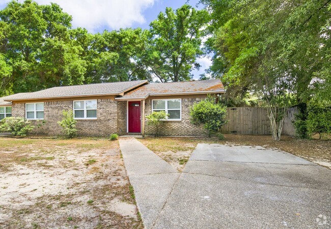 Building Photo - Beautifully Renovated Duplex with Private ... Rental
