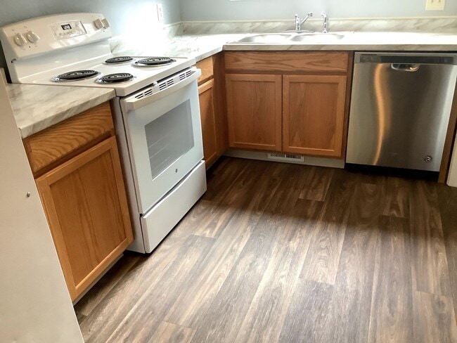 Photo - 2-Bedroom 1 1/2 bathroom townhouse in Springfield