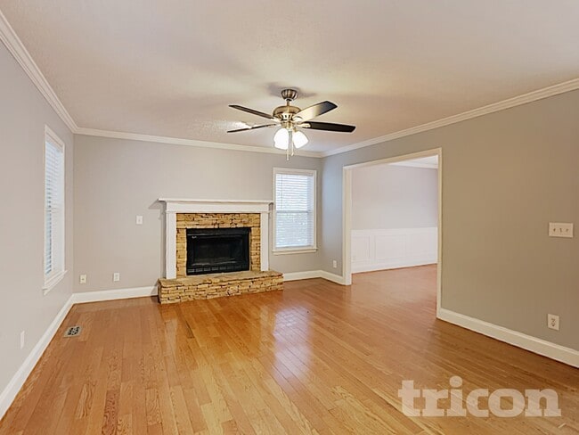 Photo - 152 Hartwood Dr