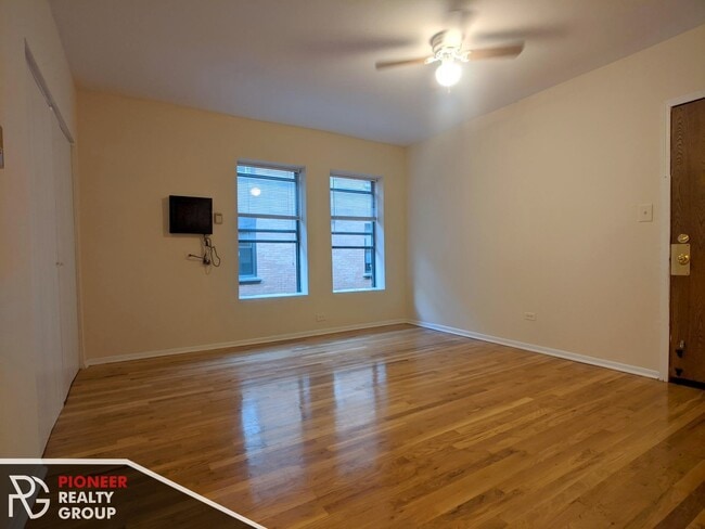 Photo - 814 W Cornelia Ave Unit 815-821A-212