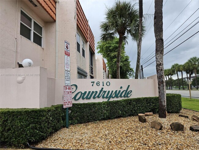 Photo - 7610 Stirling Rd Unidad 102C