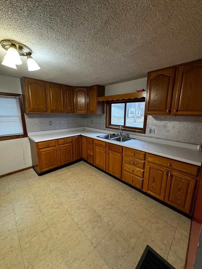 Photo - 935 Sheridan St