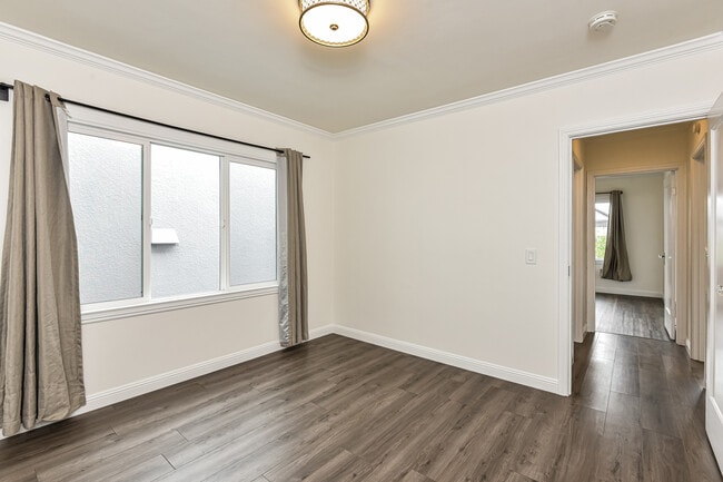 Photo - 833 Linden Ave