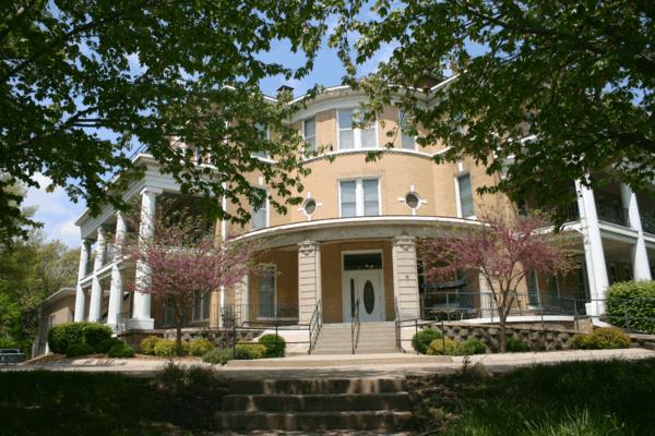 Landmark Apartments - Landmark Apartments