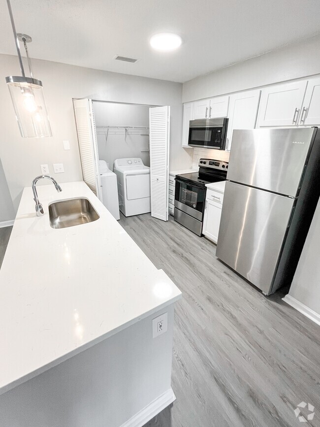 Building Photo - River View Rental