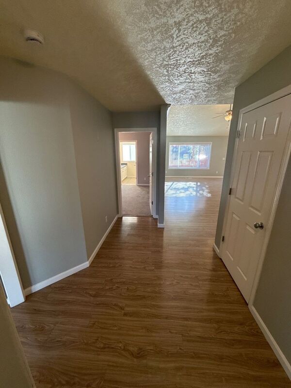 Photo - 2360 Kaley Ave NW