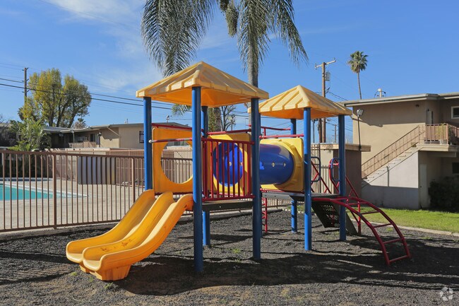 Emerald Pointe Apartments