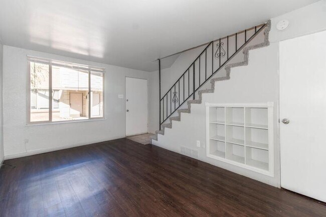 Photo - 1119 Akron St