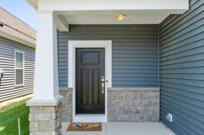 Photo - 3298 Shoal Way