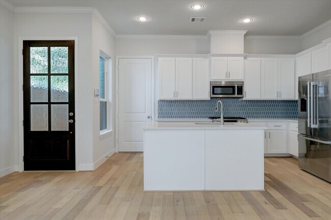 Photo - 945 Wakefield Dr