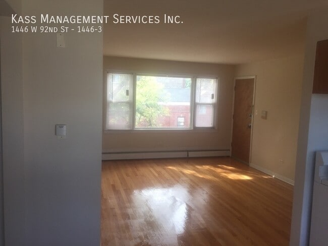 Photo - 1446 W 92nd St Unidad 1446-3