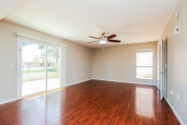 Photo - 1537 E Laurel Ave