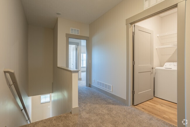 3BR, 2.5BA - 1,760SF - Hallway