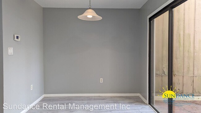 Photo - 2 br, 1.5 bath House - 217 Oak Street SE U...