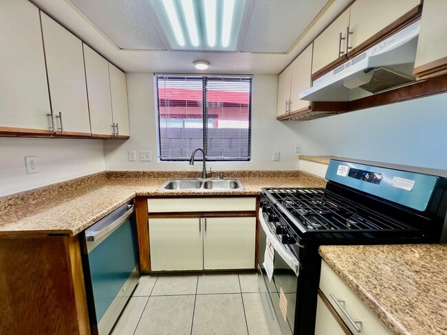 Photo - AVAILABLE NOW!!! 2 Bedroom / 2 Bath Apartment in Cathedral City! Unit 02