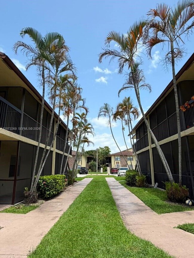 10020 Winding Lake Rd Unit 104