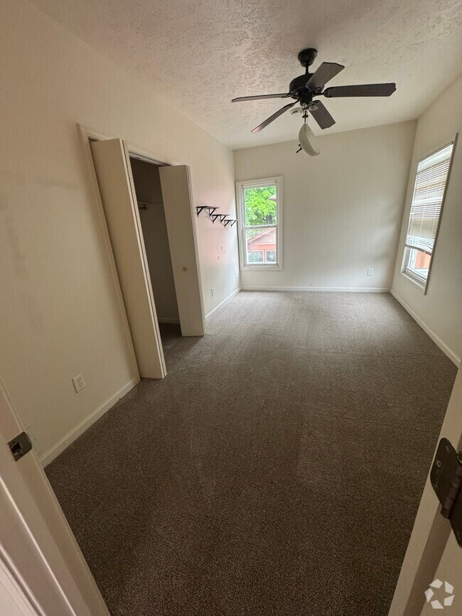 Building Photo - 238 W Orleans St Unit #3 Rental