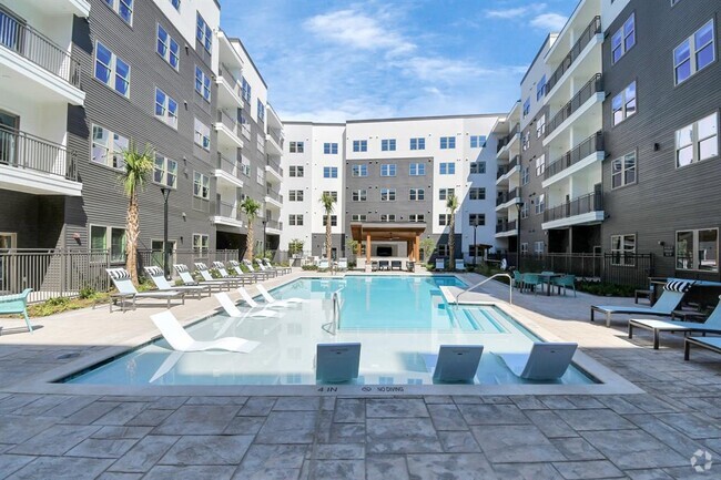 Building Photo - 1617 Enid St Unit 453 Rental