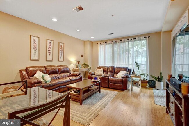 Photo - 934 N 3rd St Unit 209