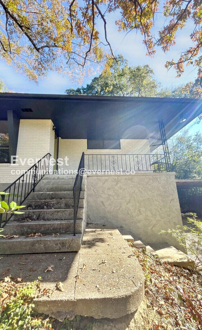 Photo - 18 Inglenook Dr Unit a