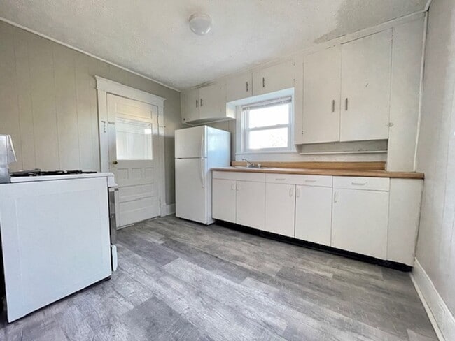 Photo - Charming 2 Bedroom Home Available!